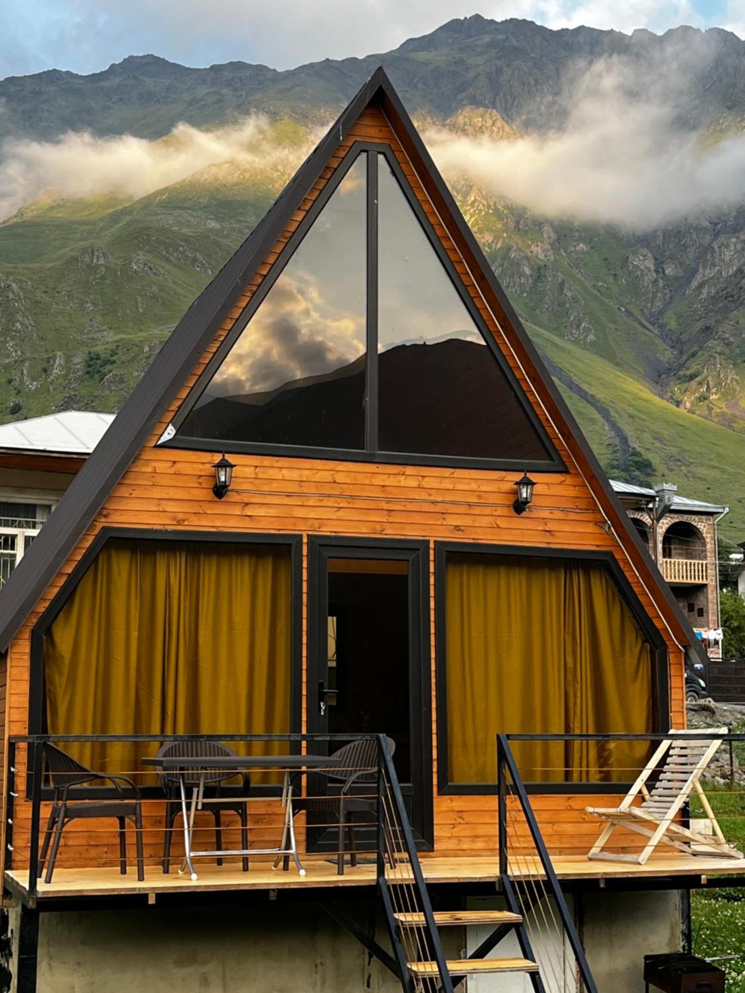 Ska Cottage Kazbegi Ngoại thất bức ảnh